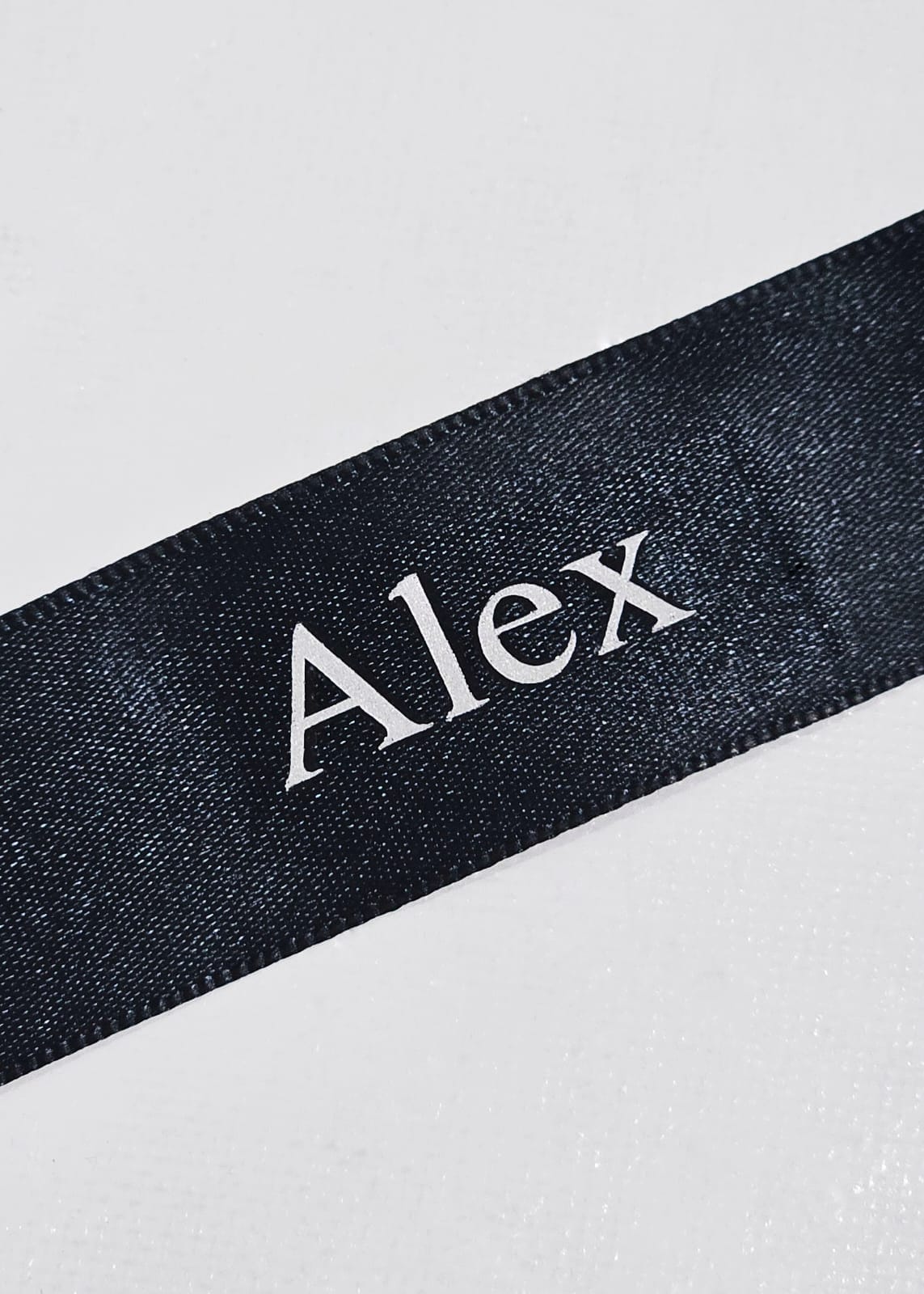 Medium Ribbon Placecard - Vinyl