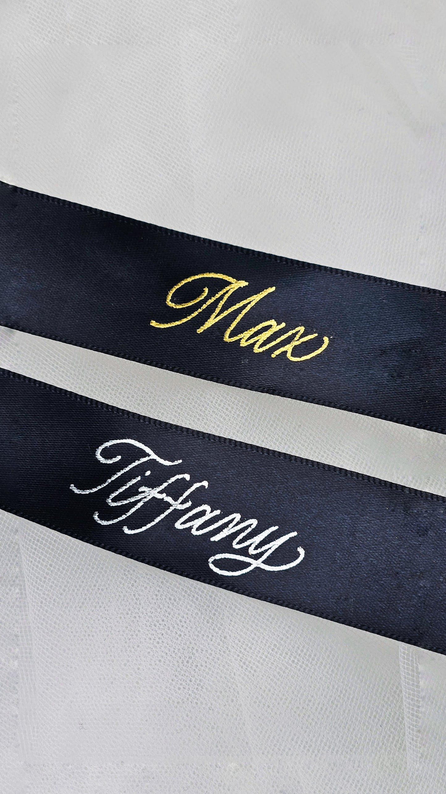 Medium Ribbon Placecards - Hot Foil