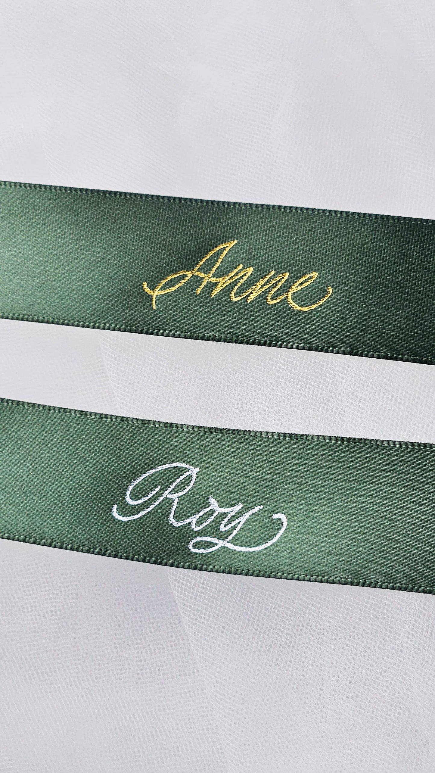 Medium Ribbon Placecards - Hot Foil