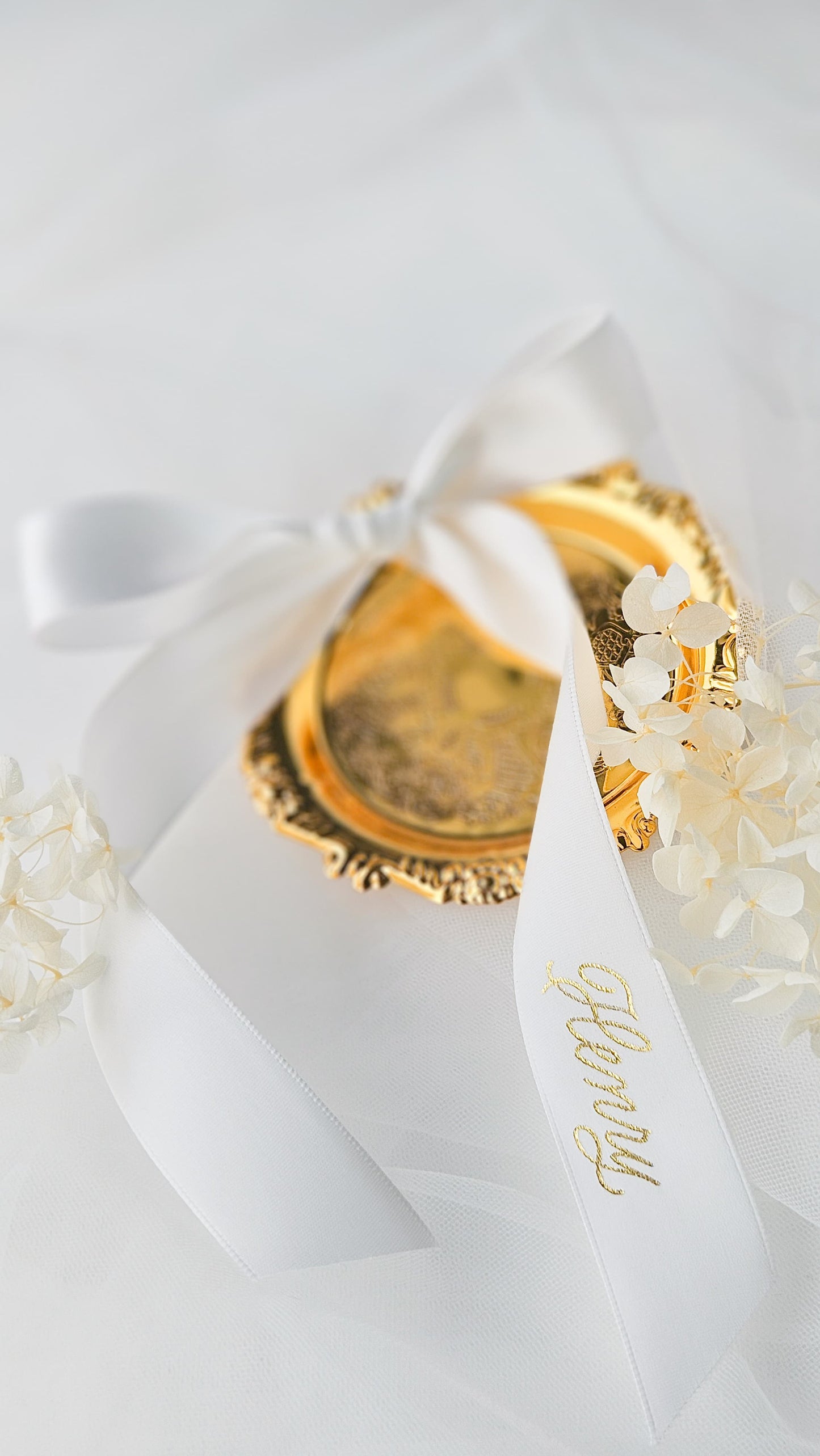 Medium Ribbon Placecards - Hot Foil
