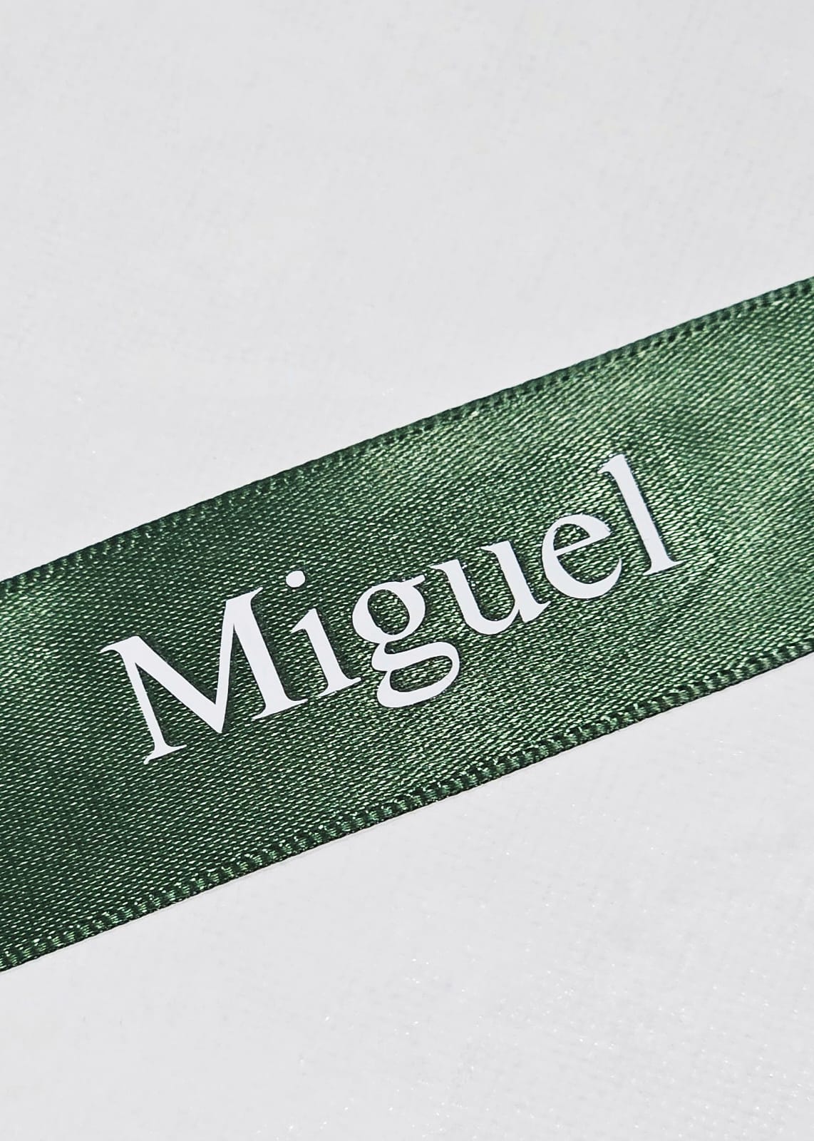 Medium Ribbon Placecard - Vinyl